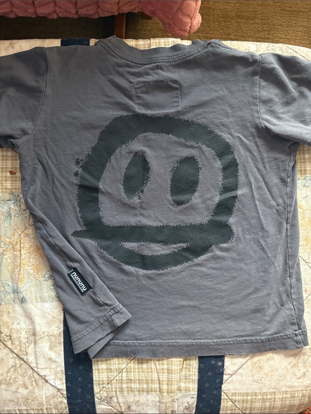 nununu Gray Short-Sleeve Tee with Dark Gray Smiley Print